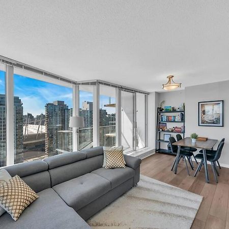 Spacious Dt 2-Bdr High-Rise With View, Pool, Gym Vancouver Buitenkant foto