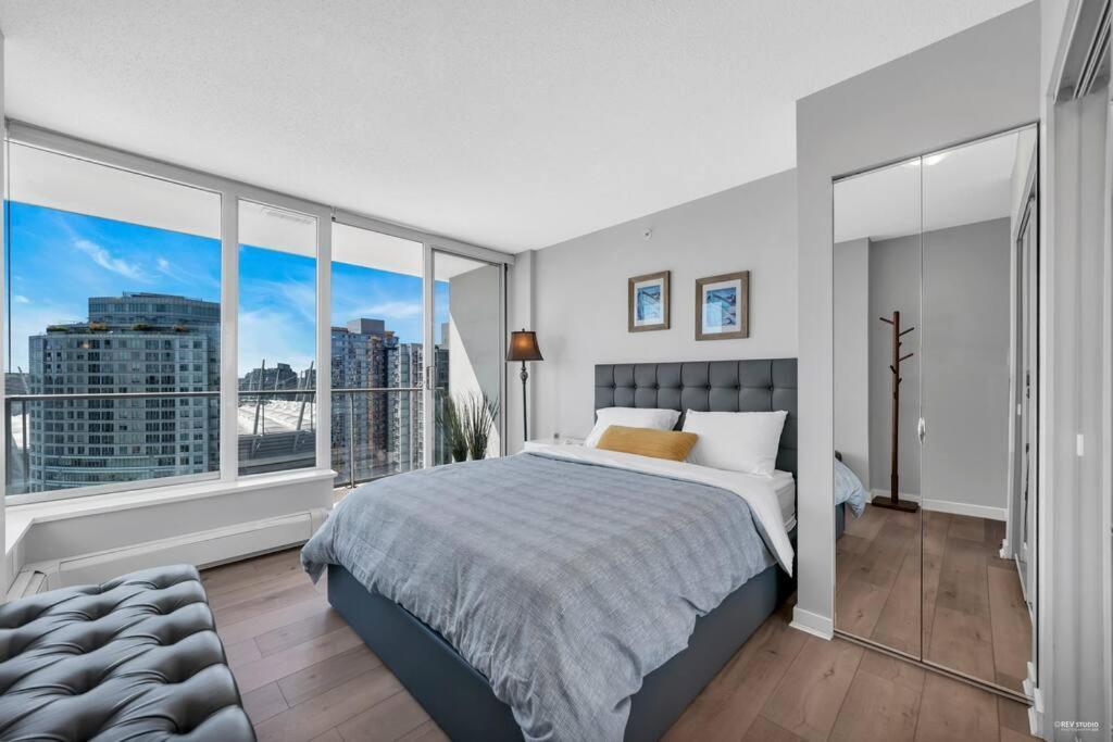 Spacious Dt 2-Bdr High-Rise With View, Pool, Gym Vancouver Buitenkant foto