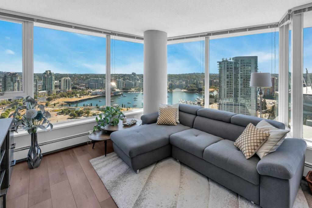 Spacious Dt 2-Bdr High-Rise With View, Pool, Gym Vancouver Buitenkant foto