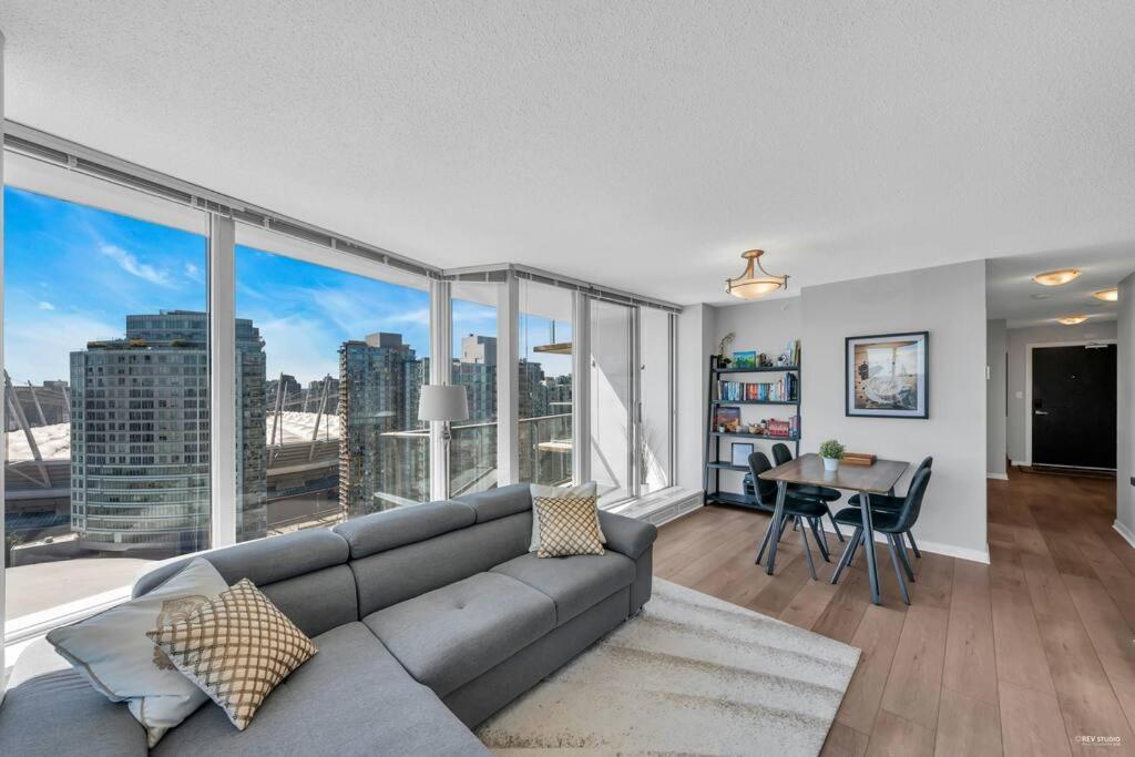 Spacious Dt 2-Bdr High-Rise With View, Pool, Gym Vancouver Buitenkant foto