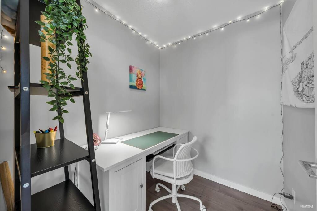 Spacious Dt 2-Bdr High-Rise With View, Pool, Gym Vancouver Buitenkant foto